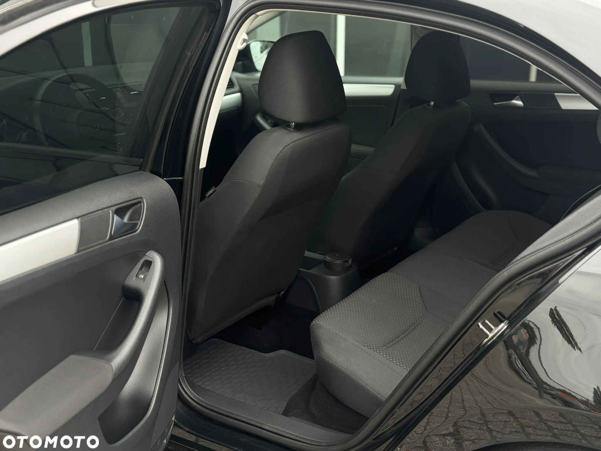 Volkswagen Jetta 1.6 TDI Comfortline - 38