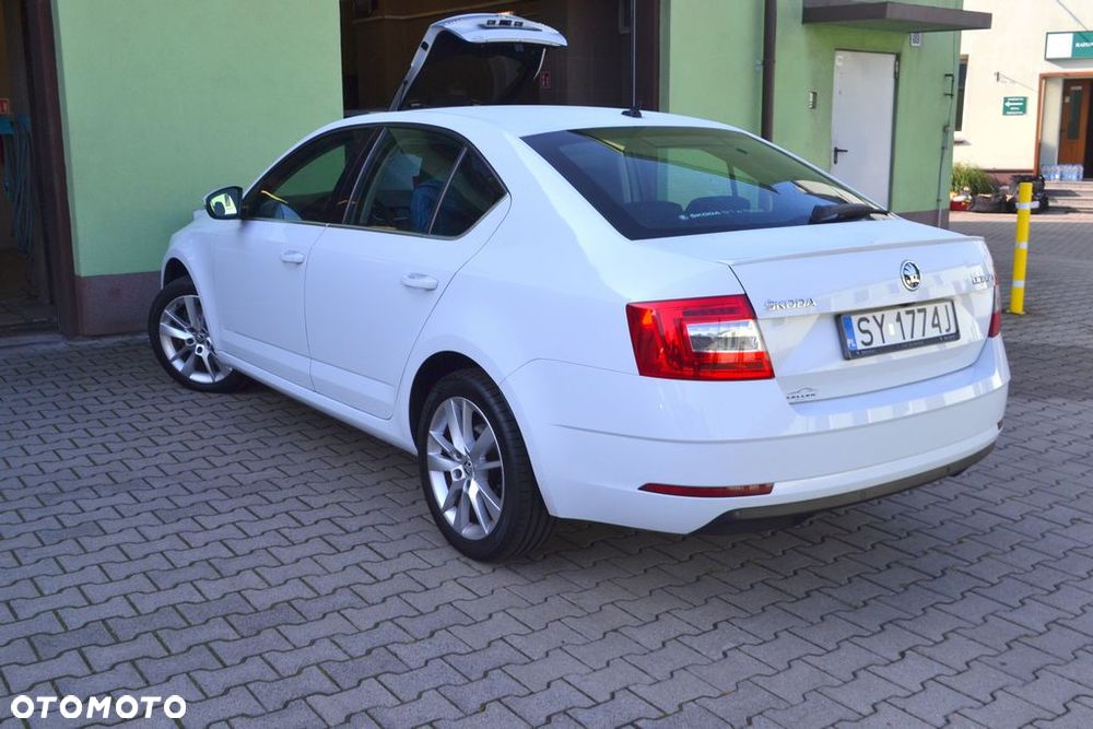Skoda Octavia 2.0 TDI 4x4 Ambition DSG - 3