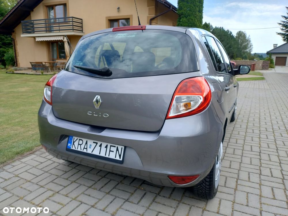 Renault Clio 1.2 16V 75 Dynamique - 9
