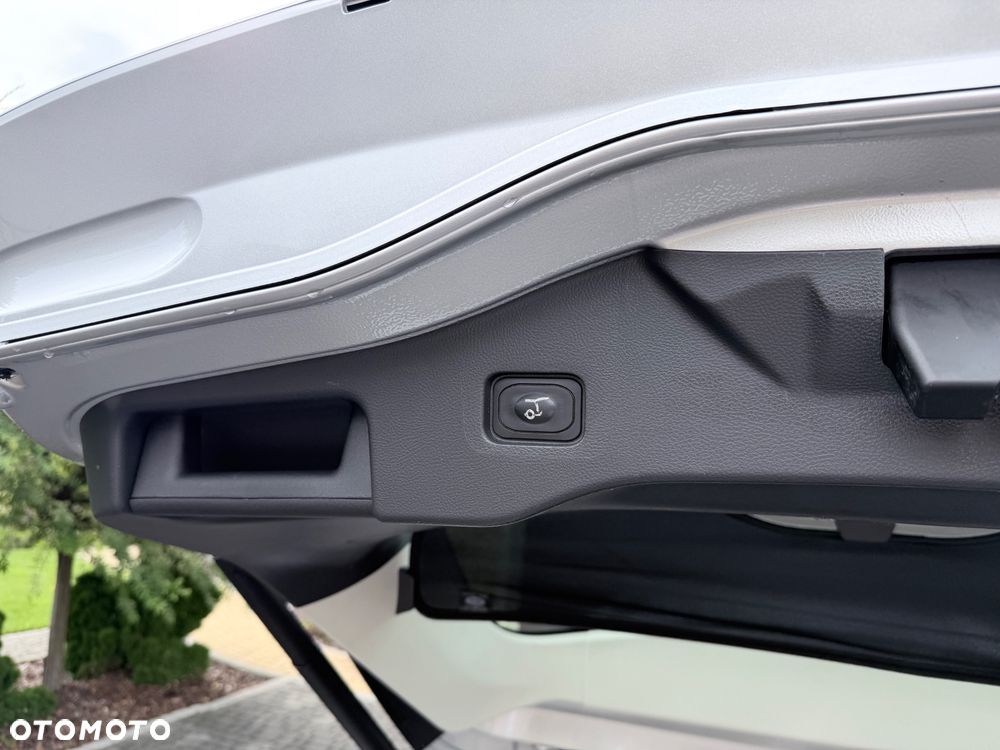 Ford Mondeo 2.0 EcoBlue Titanium - 26