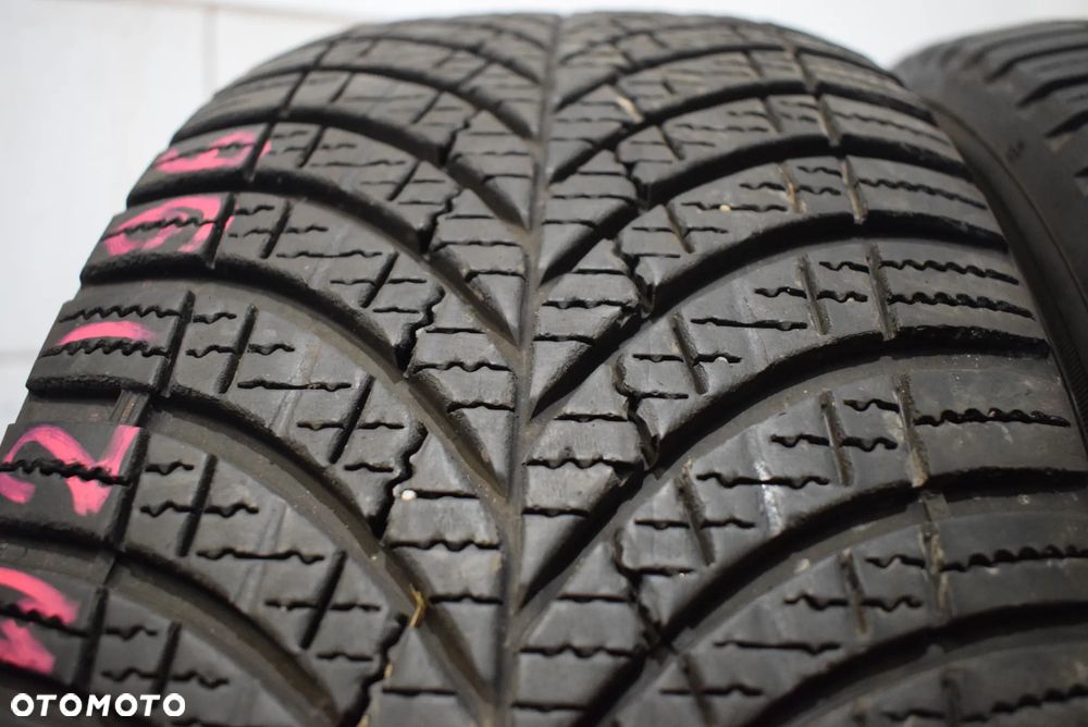 R17C 225/55 Goodyear Vector 4Seasons Cargo MO-V - 2