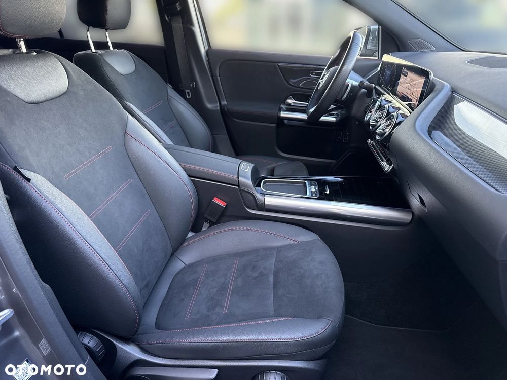 Mercedes-Benz GLA 250 e PHEV AMG Line 8G-DCT - 23
