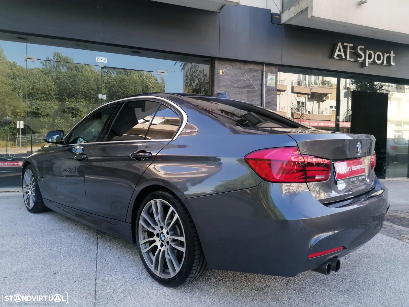 BMW 330 e iPerformance Pack M - 2
