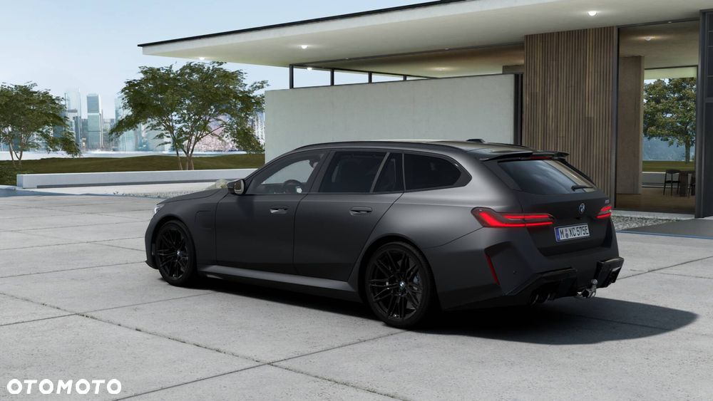 BMW M5 xDrive - 3