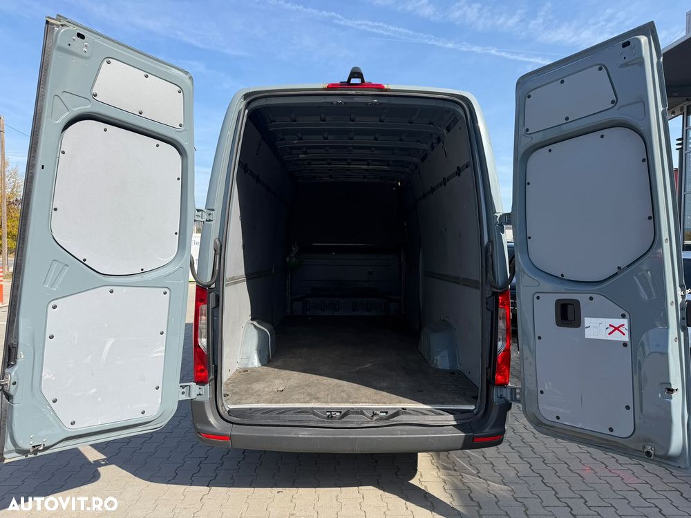 Mercedes-Benz Sprinter - 8