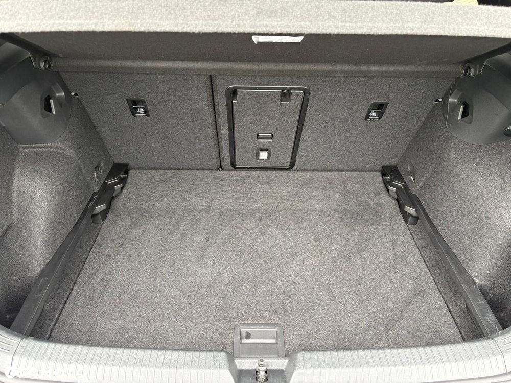 Volkswagen Golf - 29