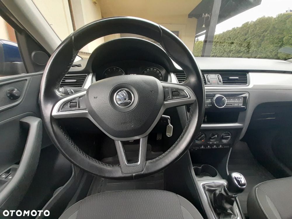 Skoda RAPID 1.2 TSI Ambition - 28