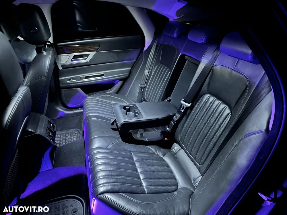 Jaguar XF 2.0 Turbo - 26