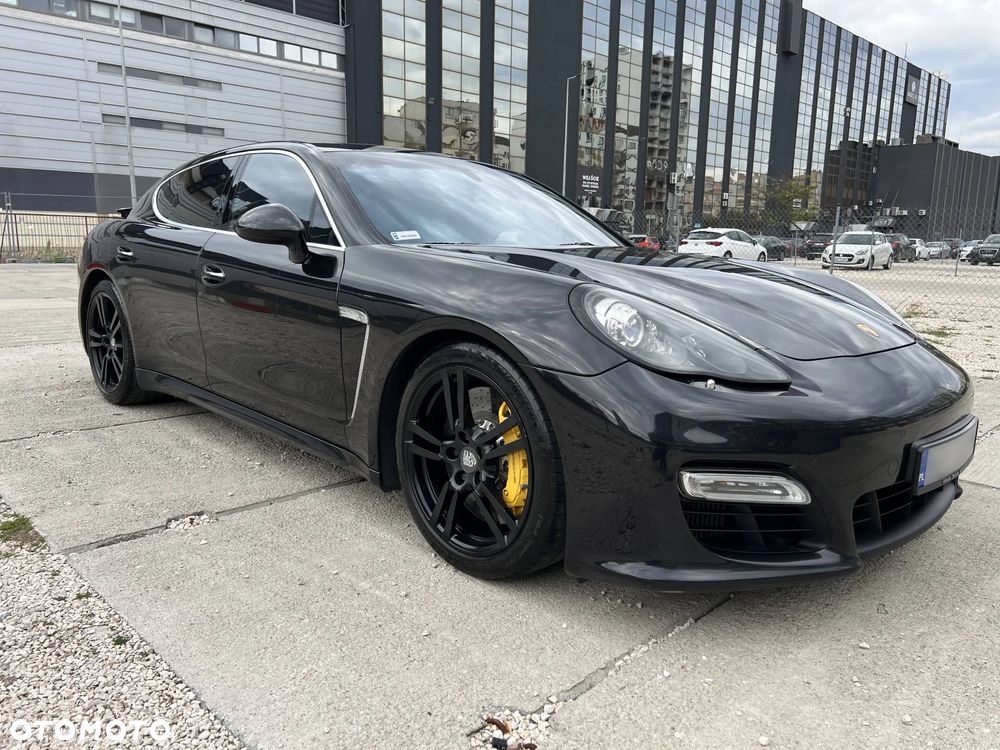 Porsche Panamera - 1
