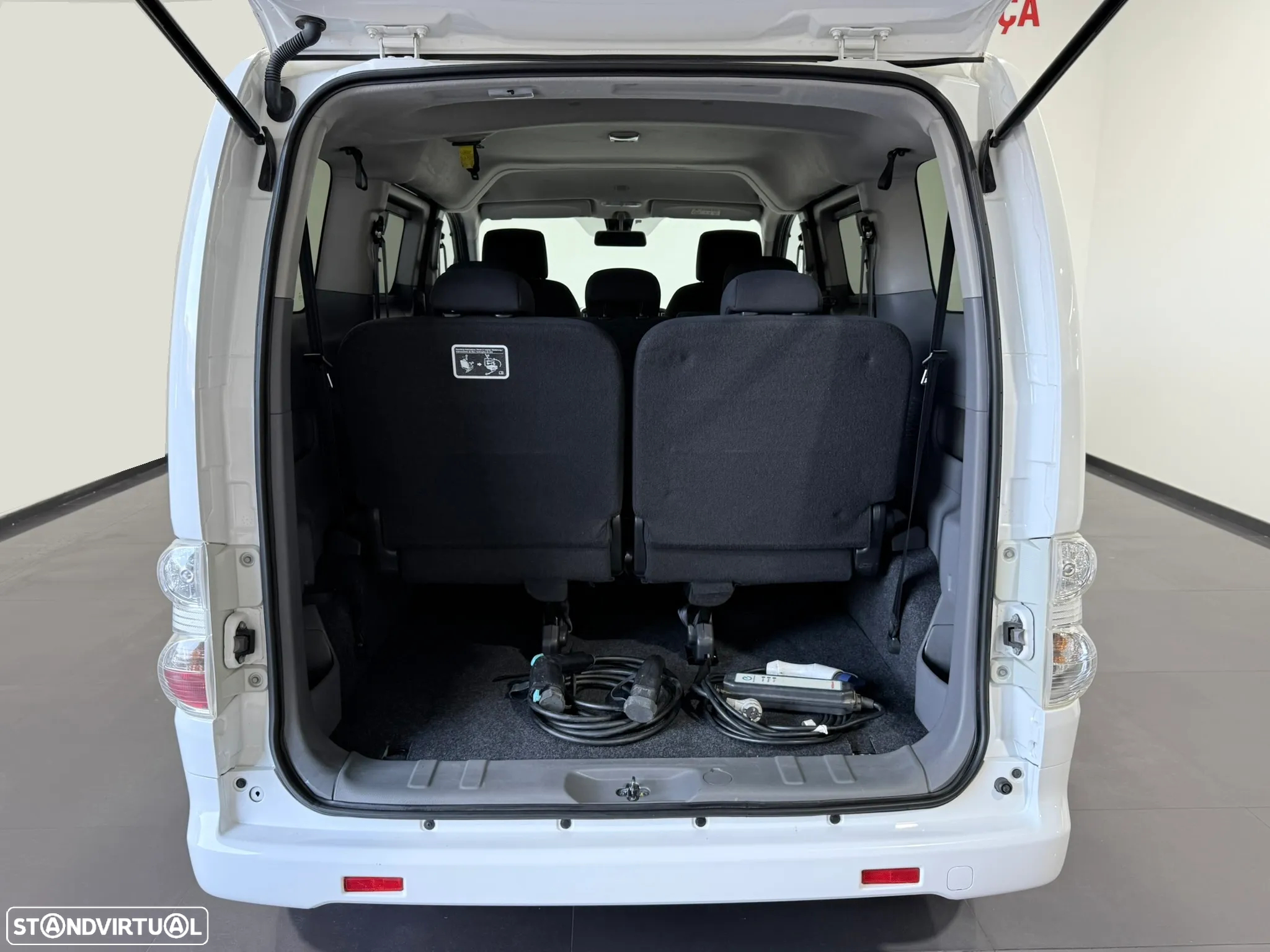 Nissan NV200 Evalia - 8