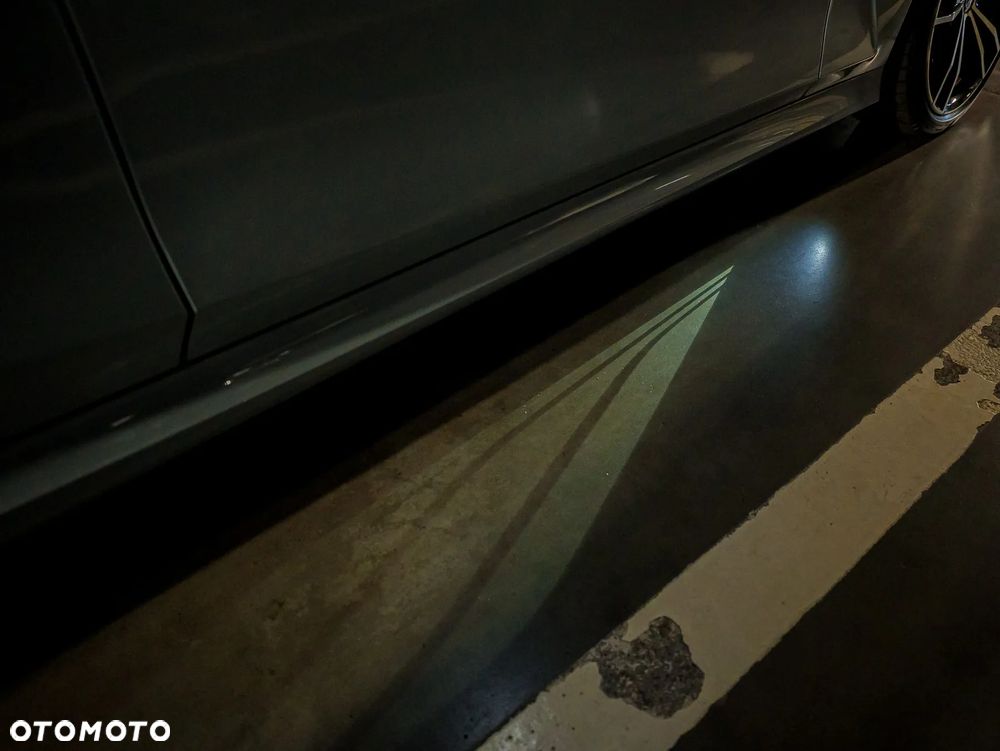 BMW Seria 3 320d xDrive Edition M Sport Shadow - 38