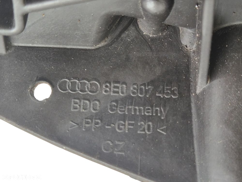ŚLIZG MOCOWANIE ZDERZAKA TYŁ PRAWY LUB LEWY AUDI A4 B6 SEDAN | AVANT - KOMBI 8E0807454 8E0807453 - 8