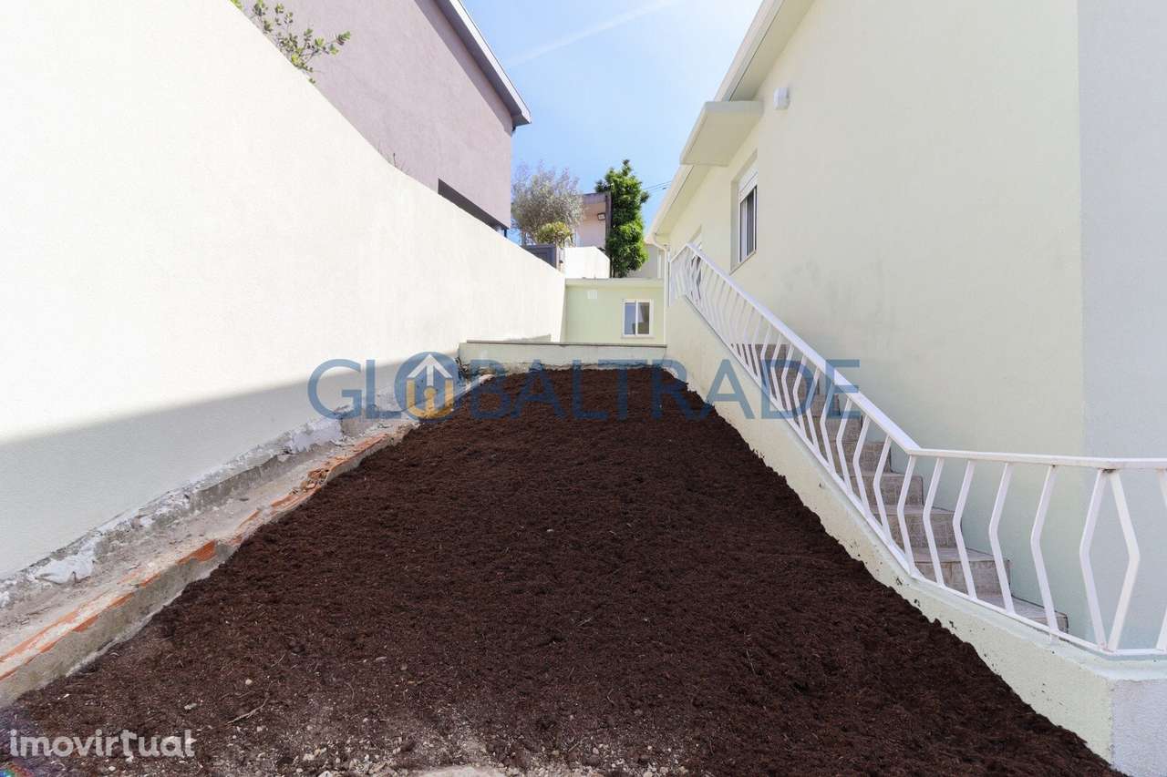 Moradia T3 Renovada & Equipada em São Pedro da Cova - Grande imagem: 4/60