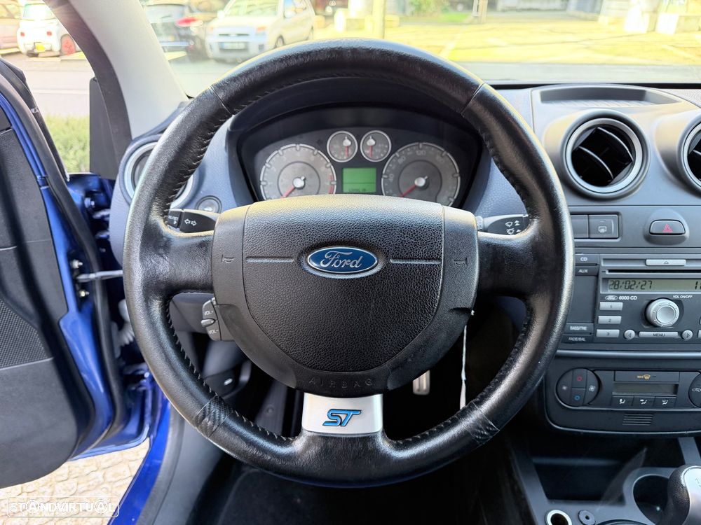 Ford Fiesta 2.0 ST - 26