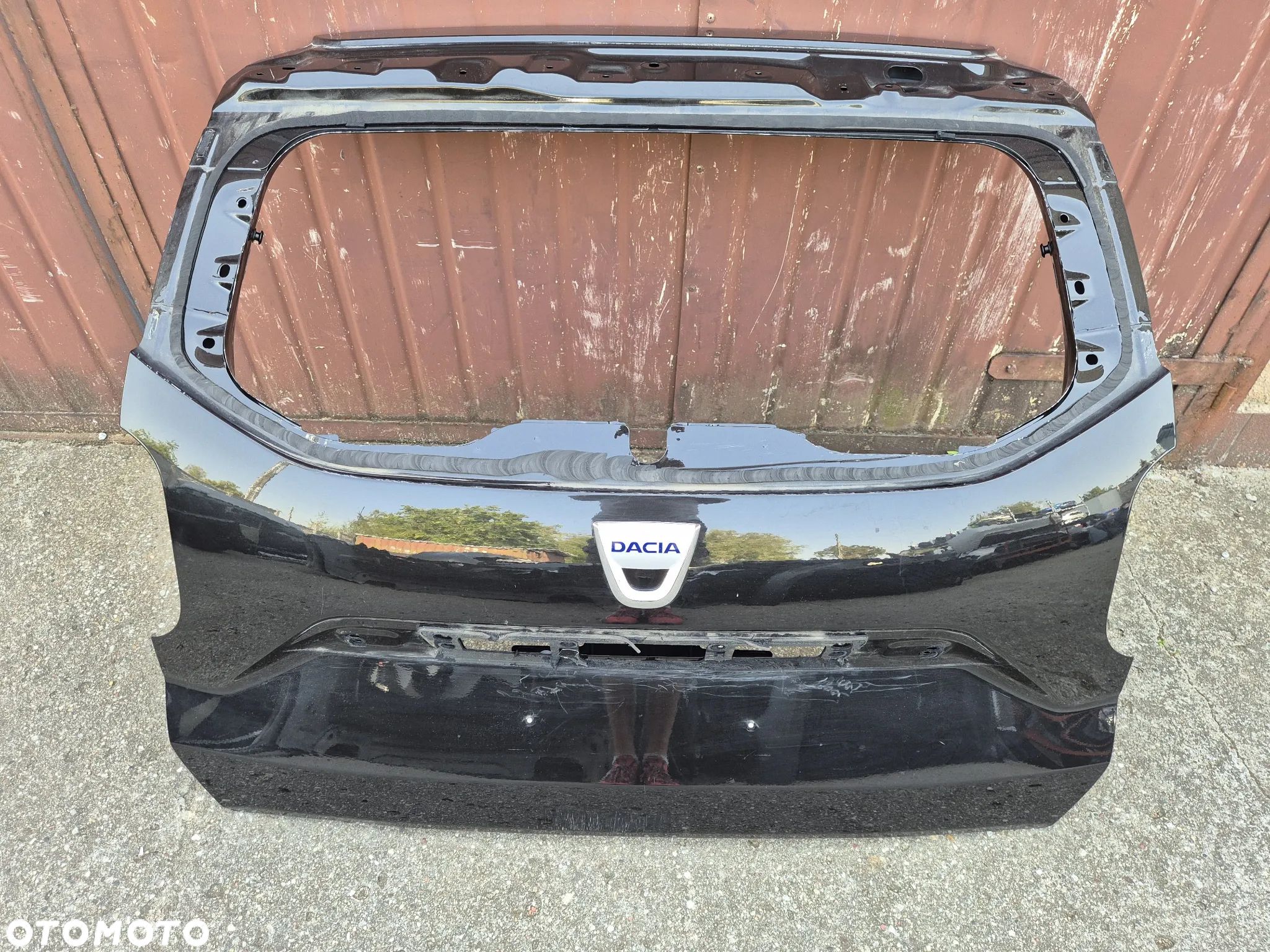 Dacia Duster 2 II lifting 21- klapa tylna bagażnika znaczek - 1
