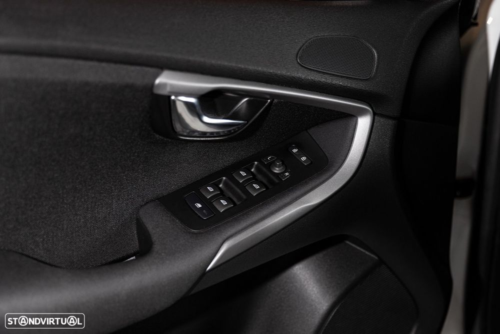 Volvo V40 2.0 D2 Kinetic - 24