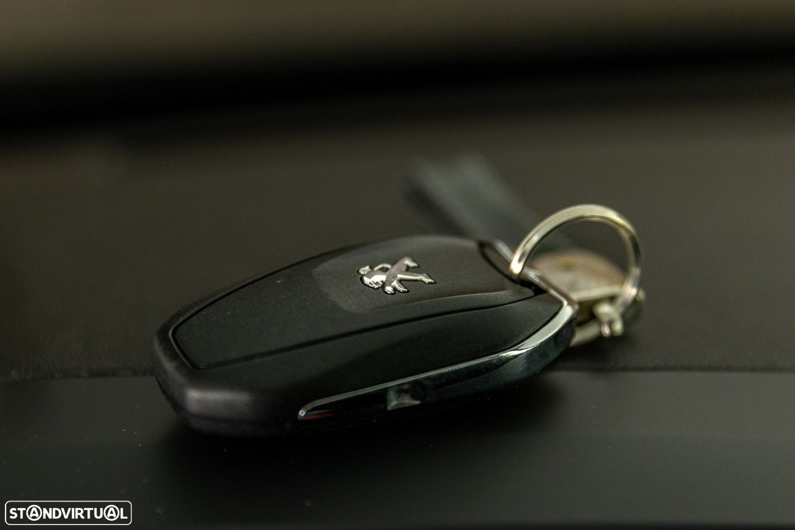 Peugeot 2008 1.2 PureTech Allure - 19