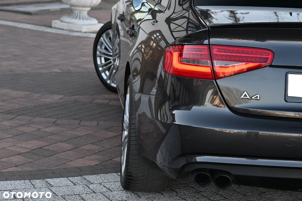 Audi A4 Limousine 1.8 TFSI S line Sportpaket - 19