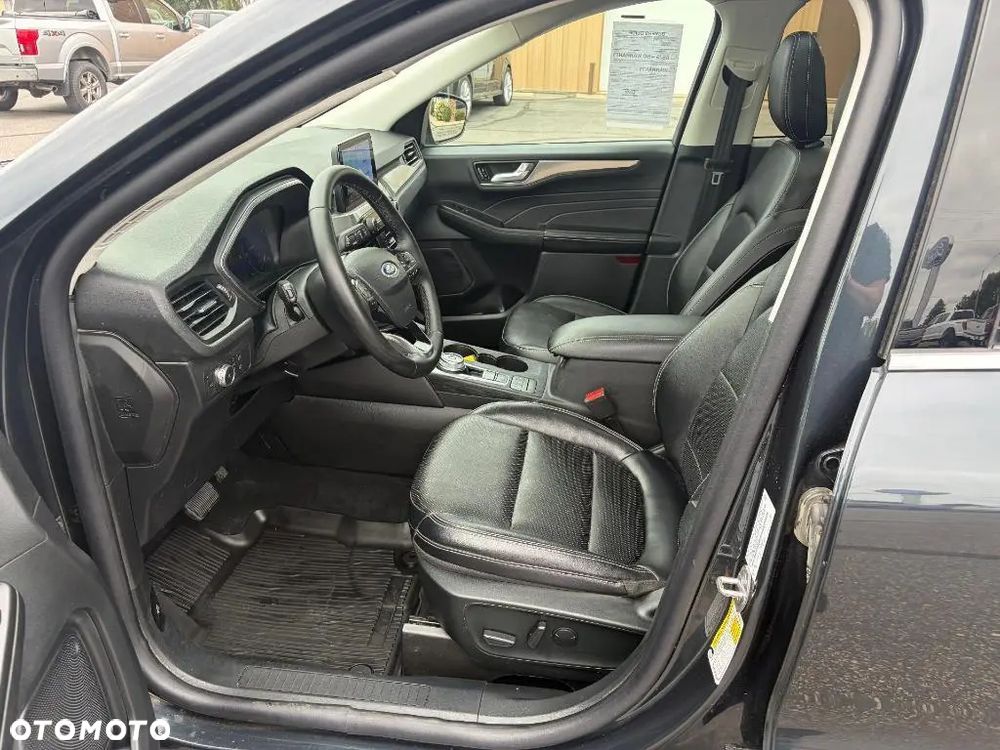 Ford Escape 2.0 EcoBoost AWD Titanium - 11