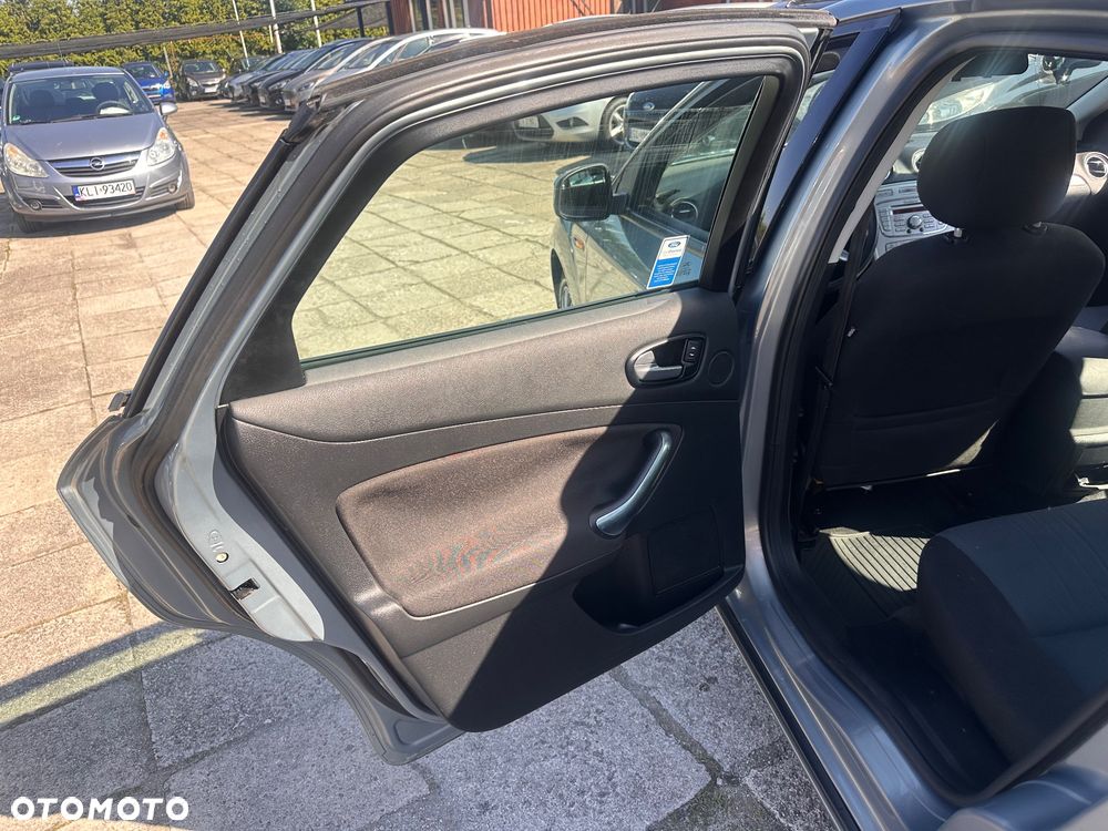 Ford Mondeo 1.6 Titanium - 17