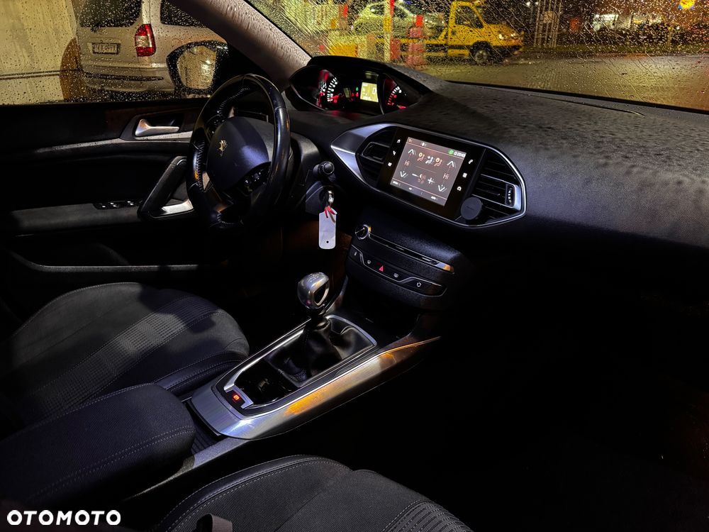 Peugeot 308 130 e-THP Stop & Start Allure - 10