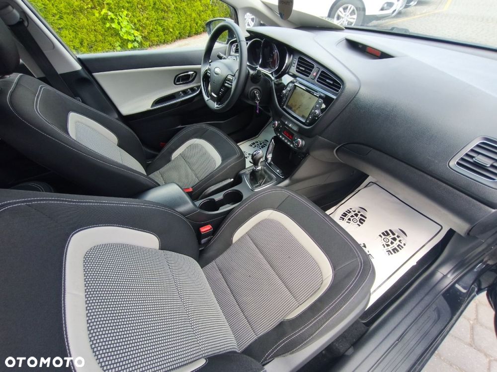 Kia Ceed - 9