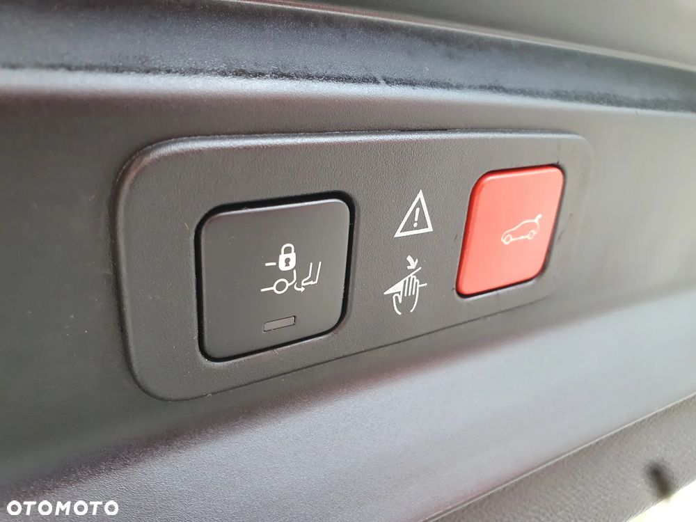 Peugeot 5008 BlueHDi 130 EAT8 Allure Pack - 26