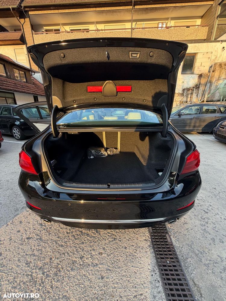 BMW Seria 5 520d Aut. Luxury Line - 14