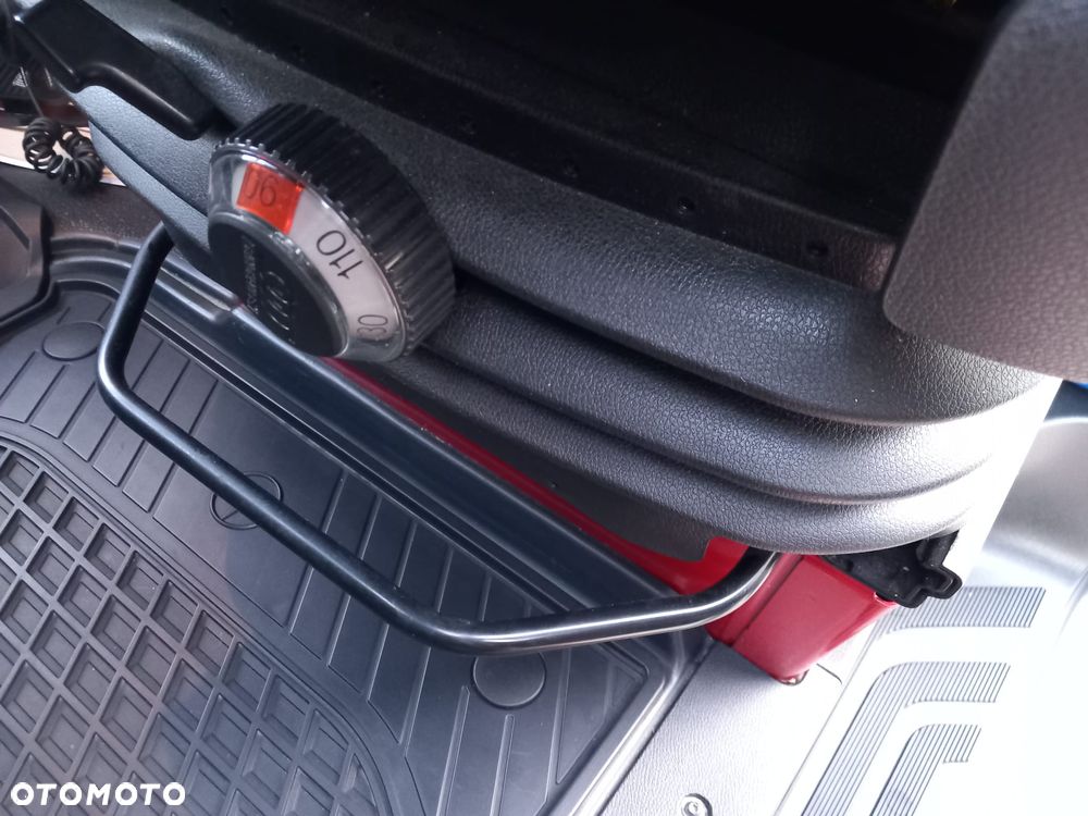 Mercedes-Benz Sprinter - 14