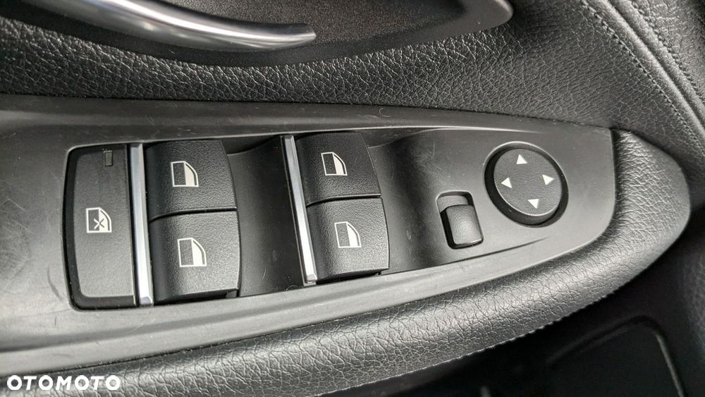 BMW Seria 5 - 34