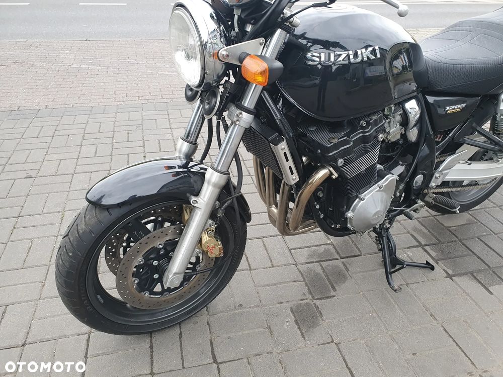 Suzuki GSX - 27