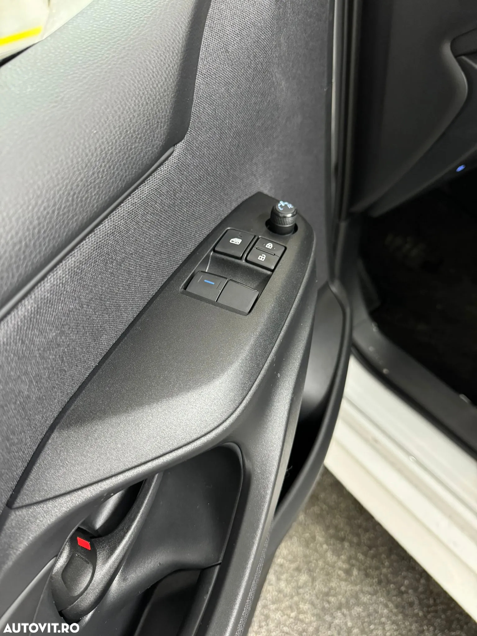 Toyota Yaris 1.5 VVT-i HSD Eco - 12