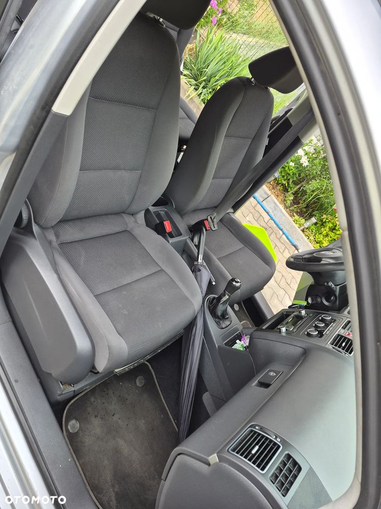 Volkswagen Touran 1.6 TDI DPF BlueMot Comfortline - 8