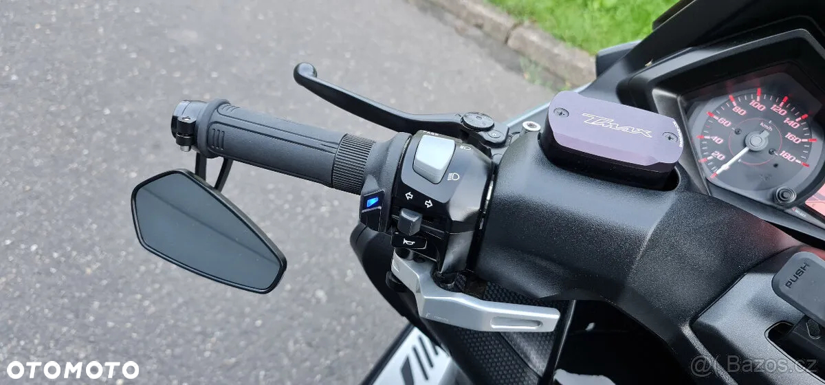 Yamaha Tmax - 15
