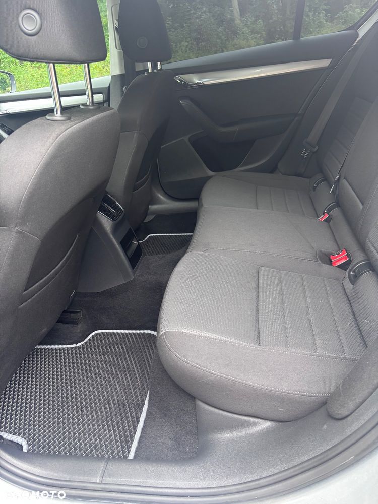 Skoda Octavia 2.0 TDI Style DSG - 7