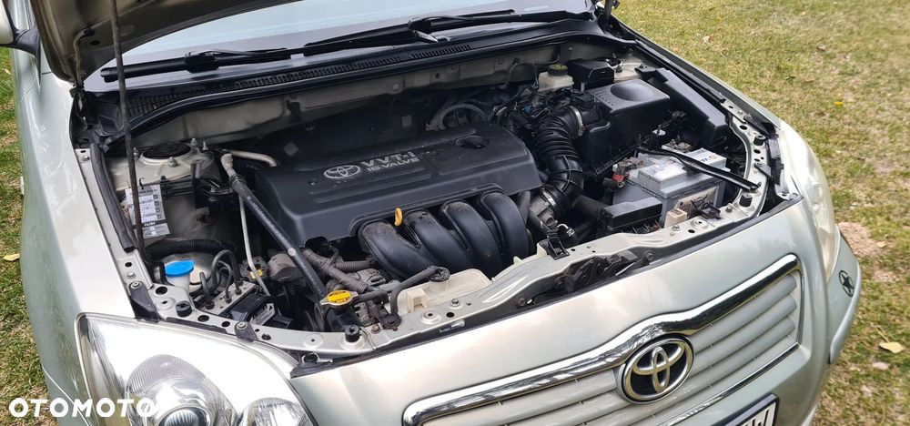 Toyota Avensis 1.8 VVT-i Executive - 9