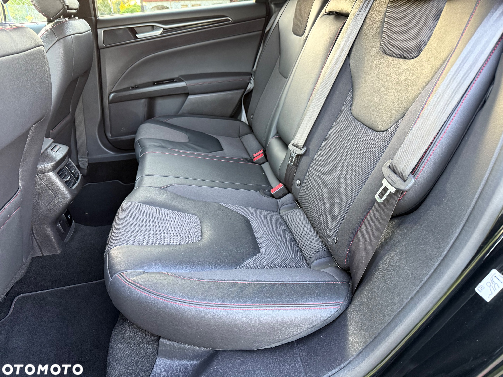 Ford Mondeo 2.0 TDCi ST-Line PowerShift - 22