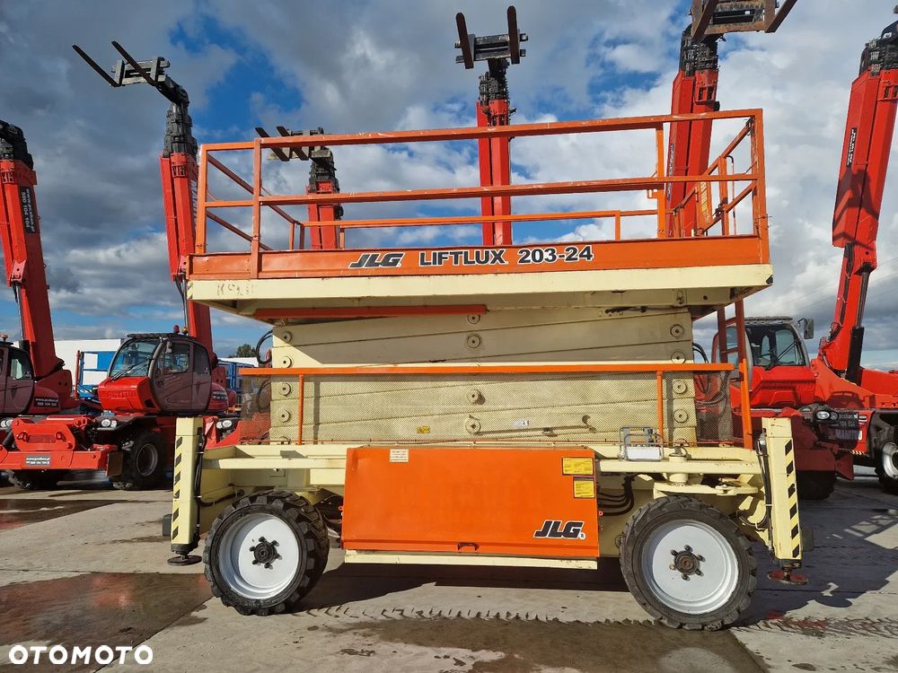 JLG 203-24 R444 - 3