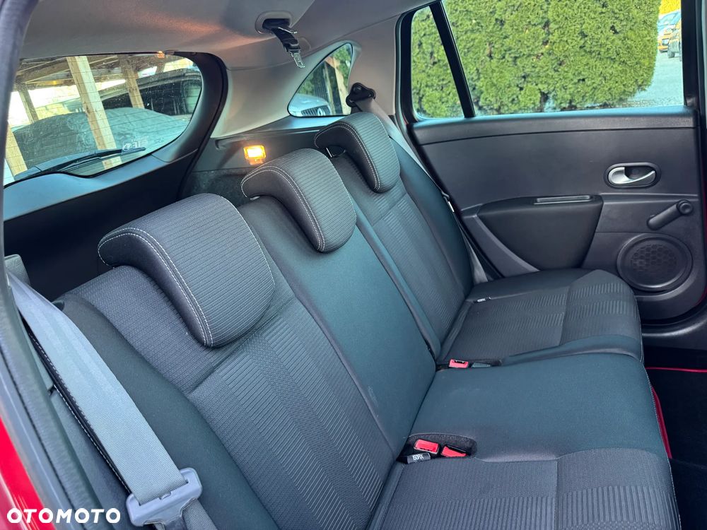 Renault Clio TCe 100 Expression - 31