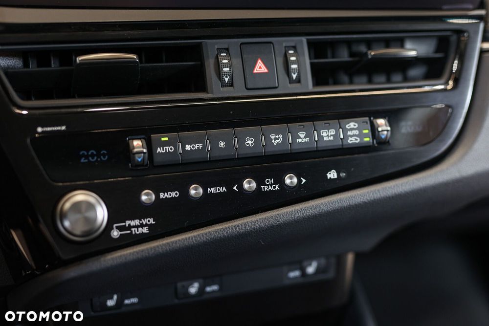 Lexus ES - 36