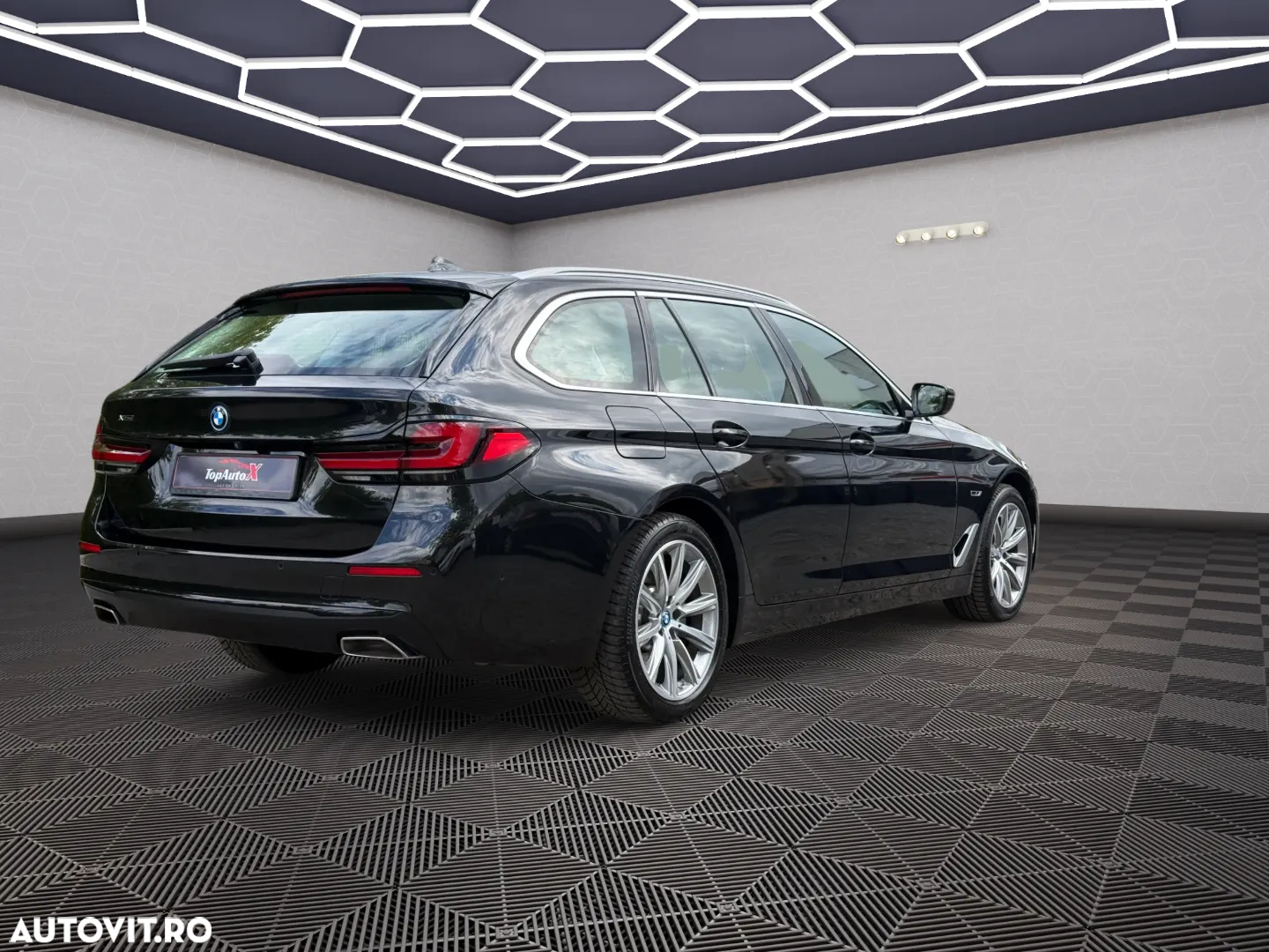 BMW Seria 5 530e xDrive Touring Aut. Luxury Line - 14