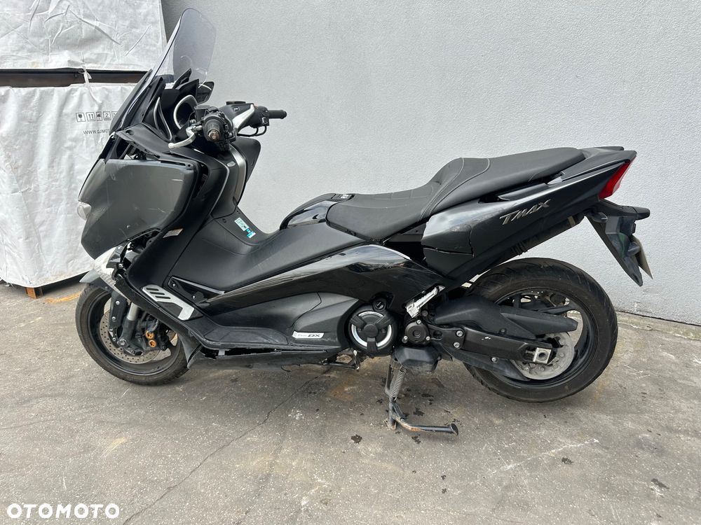 Yamaha Tmax - 12