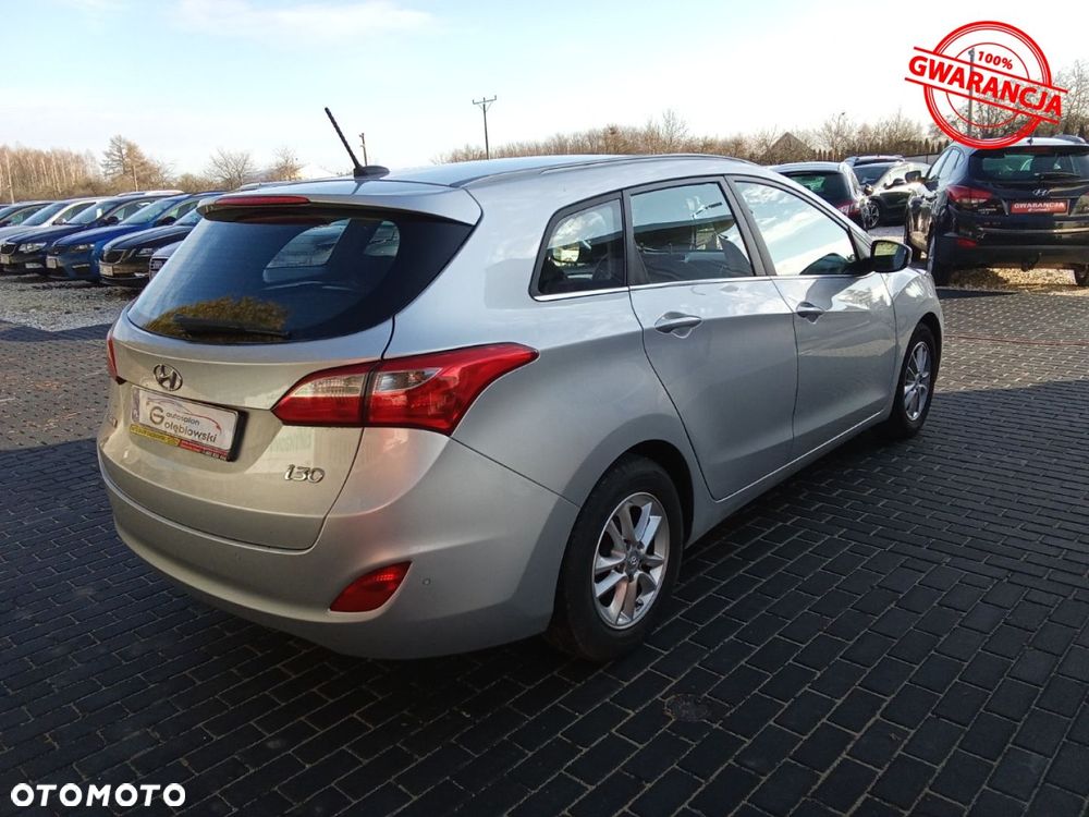 Hyundai i30 blue Kombi 1.6 CRDi Premium - 11