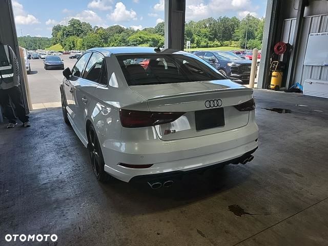 Audi S3 S tronic - 3