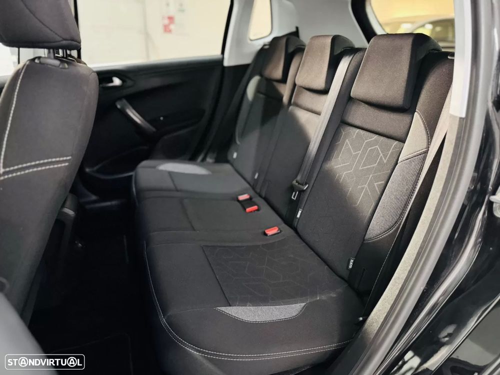 Peugeot 2008 1.6 BlueHDi Style - 44