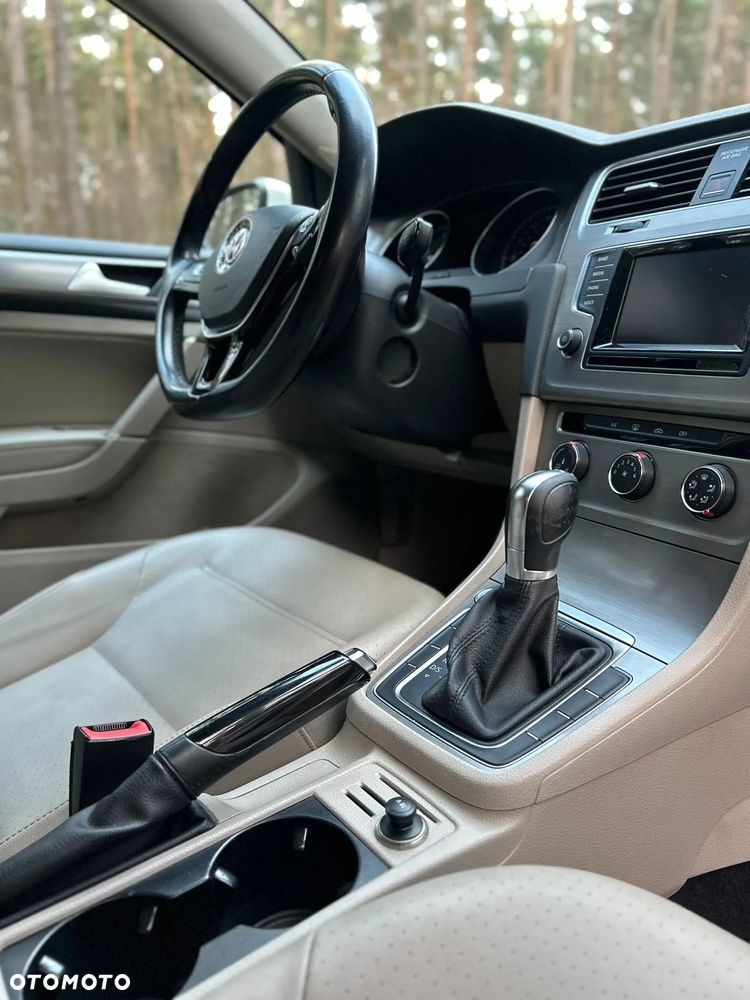 Volkswagen Golf - 15