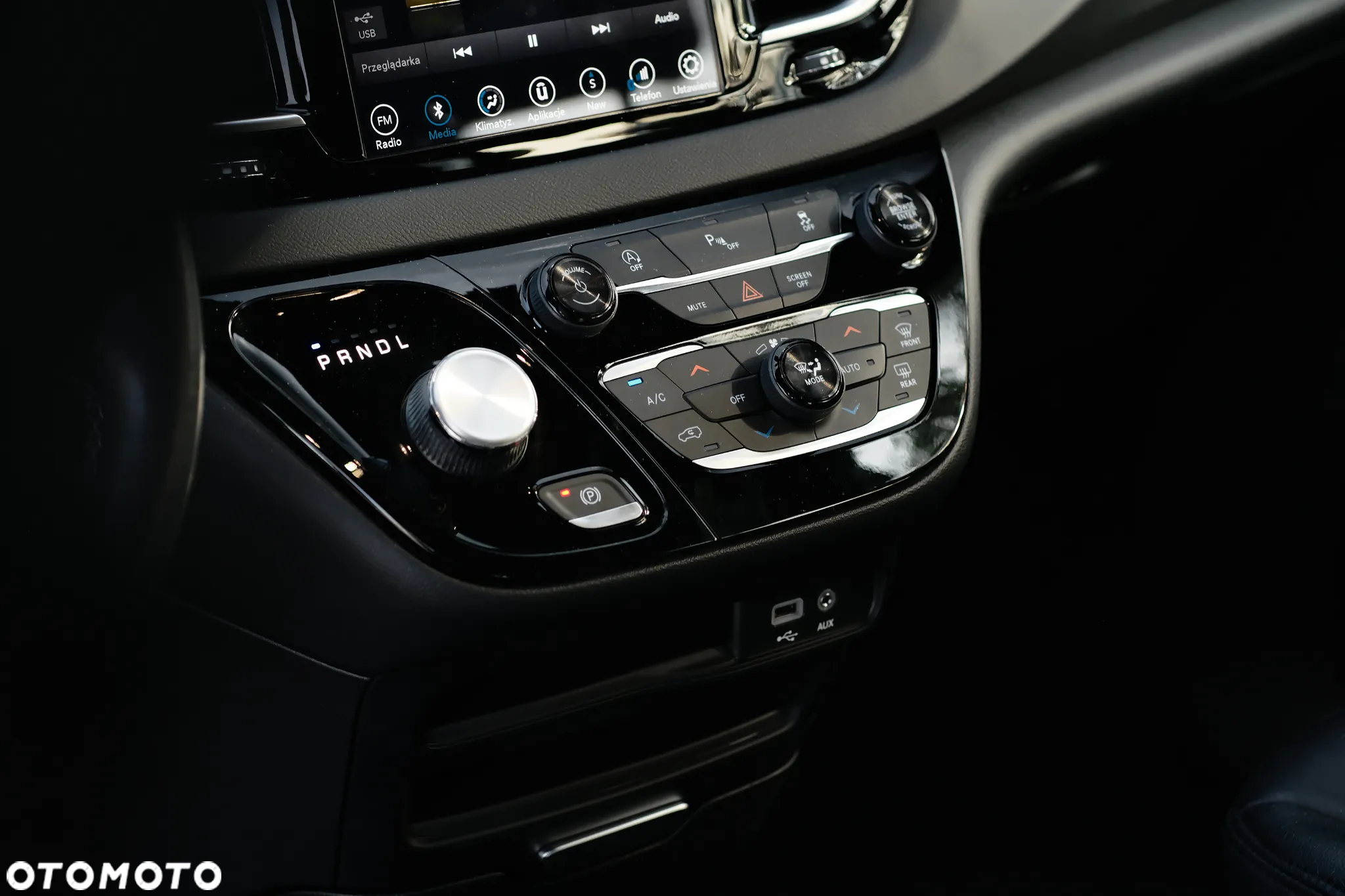 Chrysler Pacifica - 29
