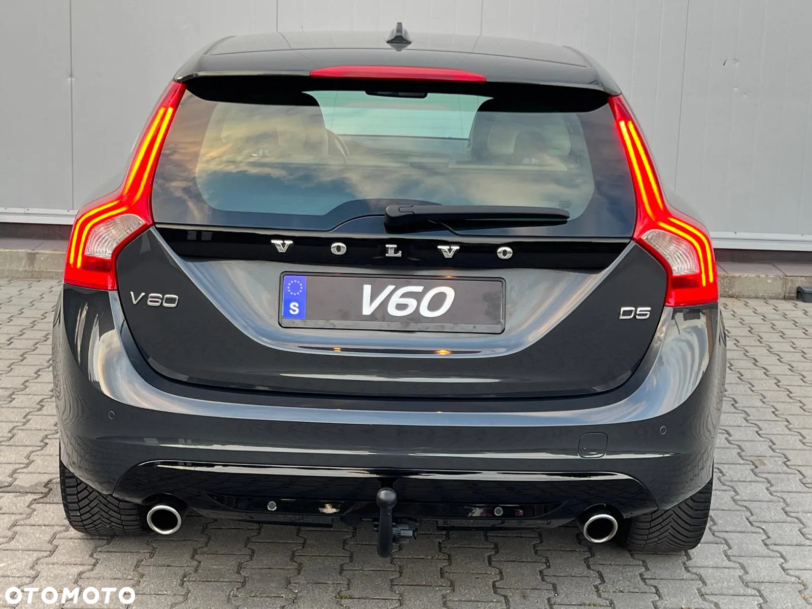 Volvo V60 D5 Summum - 15