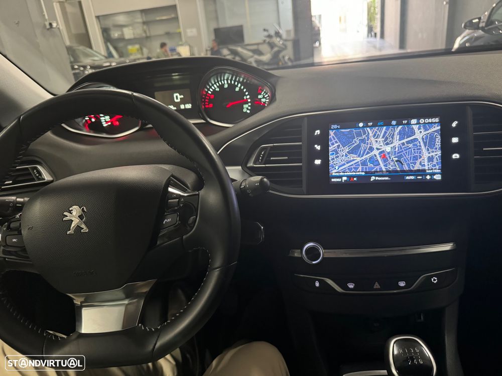 Peugeot 308 SW 1.6 BlueHDi Style - 26