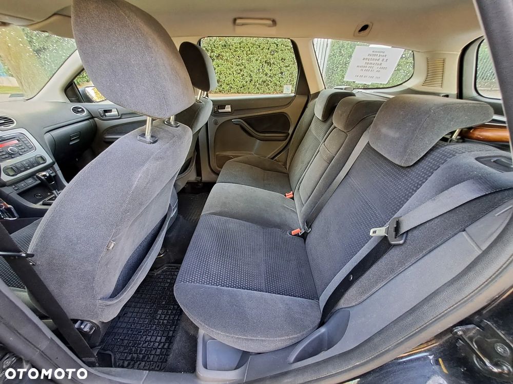 Ford Focus 2.0 Ghia - 5